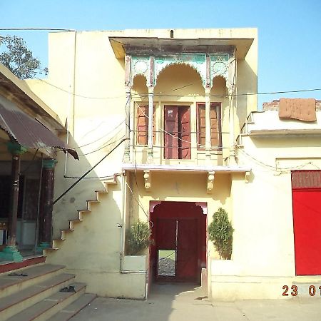 Shri Swami Sheetal Das Akhada B1-88 Assi , Near Pushkar Talab,Varanasi, Ashram Dharmshala Exterior photo