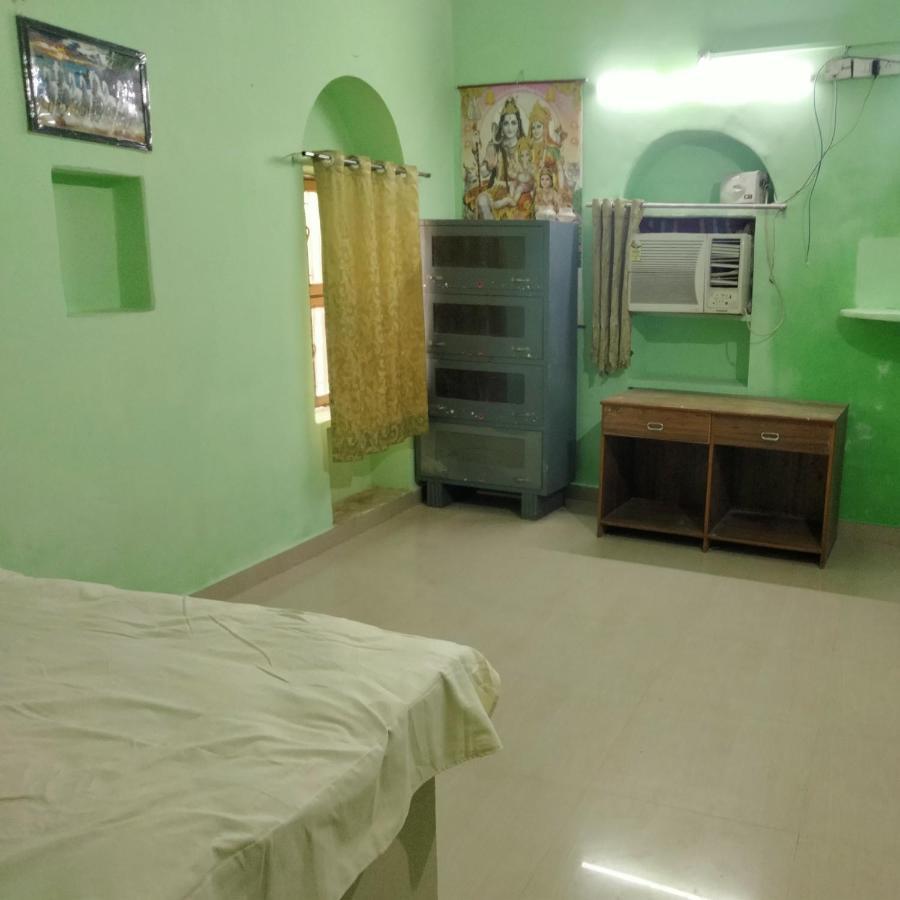 Shri Swami Sheetal Das Akhada B1-88 Assi , Near Pushkar Talab,Varanasi, Ashram Dharmshala Exterior photo