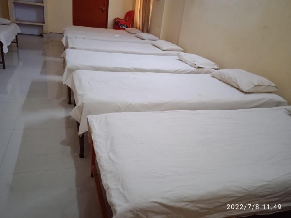 Shri Swami Sheetal Das Akhada B1-88 Assi , Near Pushkar Talab,Varanasi, Ashram Dharmshala Exterior photo