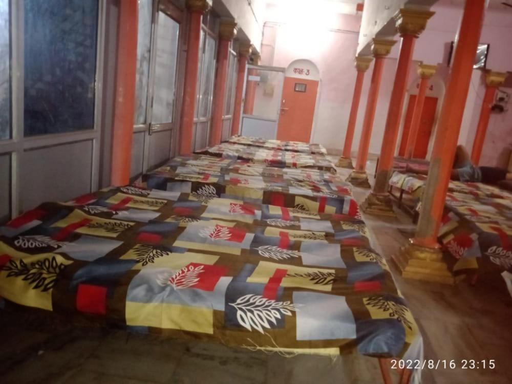 Shri Swami Sheetal Das Akhada B1-88 Assi , Near Pushkar Talab,Varanasi, Ashram Dharmshala Exterior photo