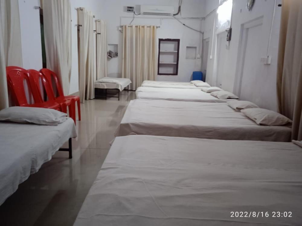 Shri Swami Sheetal Das Akhada B1-88 Assi , Near Pushkar Talab,Varanasi, Ashram Dharmshala Exterior photo