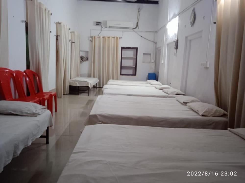 Shri Swami Sheetal Das Akhada B1-88 Assi , Near Pushkar Talab,Varanasi, Ashram Dharmshala Exterior photo