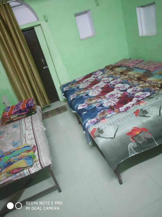 Shri Swami Sheetal Das Akhada B1-88 Assi , Near Pushkar Talab,Varanasi, Ashram Dharmshala Exterior photo