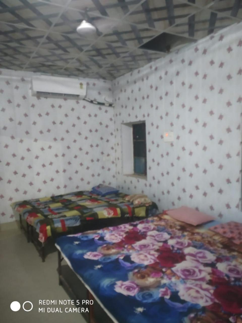 Shri Swami Sheetal Das Akhada B1-88 Assi , Near Pushkar Talab,Varanasi, Ashram Dharmshala Exterior photo